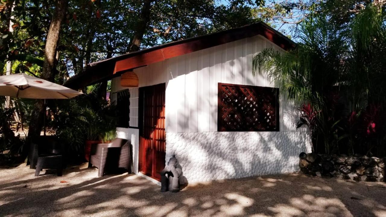 Casa Valeria Samara Hostel Exterior photo